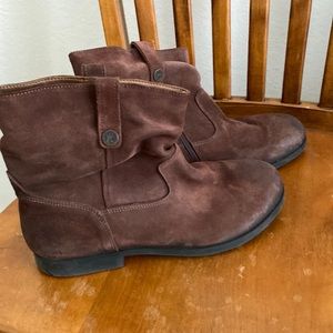 Birkenstock boot. 39. Chocolate brown.